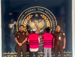 Kejari Tulang Bawang Serahkan Dua Tersangka Dugaan Korupsi Bawaslu ke Jaksa Penuntut Umum